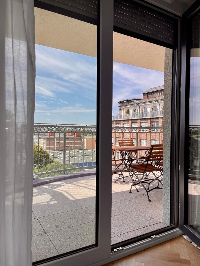 Cls Zentrale City-Wohnung In Hamburg Mit E-Laden Und Tiefgarage, Grosser Balkon, Blick Ueber Hamburg, Parkplatz, Cafe Im Haus, Bushaltestelle Direkt Gegenueber, Flex Check In 外观 照片