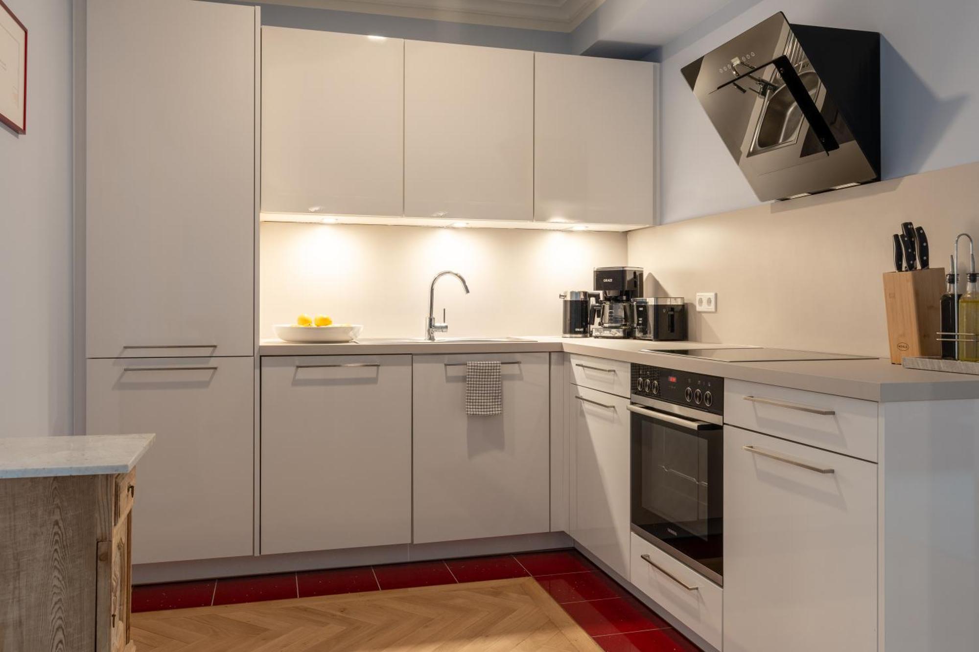 Cls Zentrale City-Wohnung In Hamburg Mit E-Laden Und Tiefgarage, Grosser Balkon, Blick Ueber Hamburg, Parkplatz, Cafe Im Haus, Bushaltestelle Direkt Gegenueber, Flex Check In 外观 照片